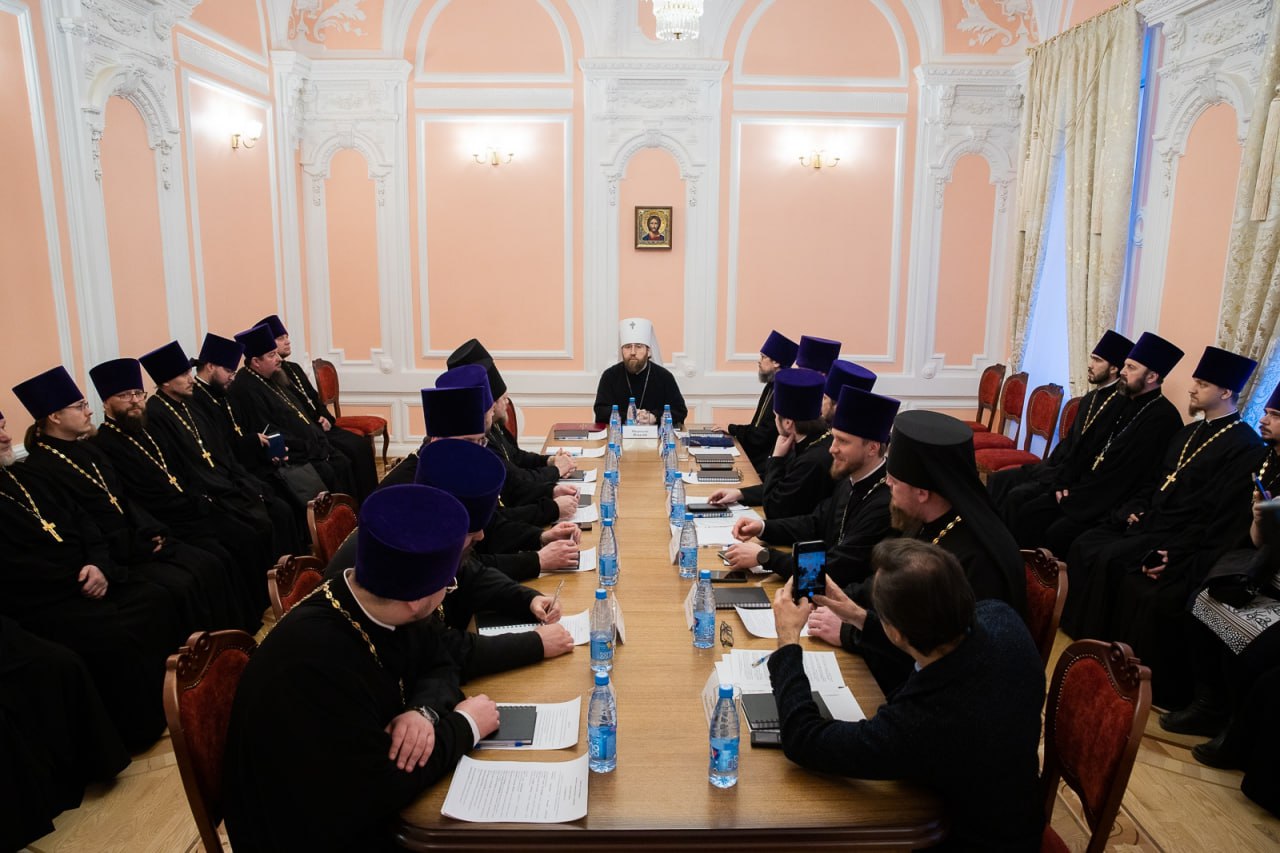 Митрополит Игнатий возглавил заседание административного совещания Саратовской епархии