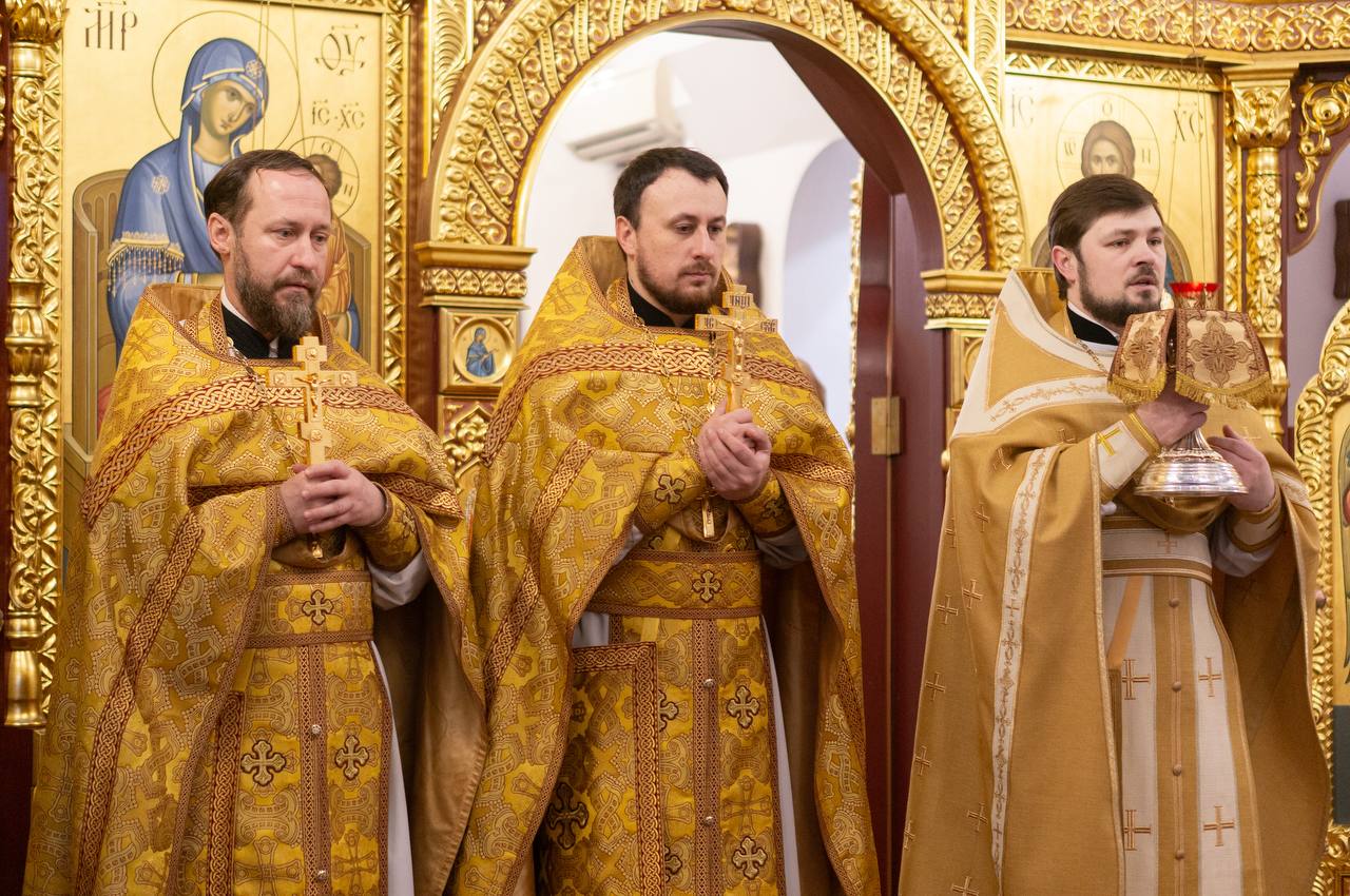 Неделя о мытаре и фарисее. Божественная Литургия