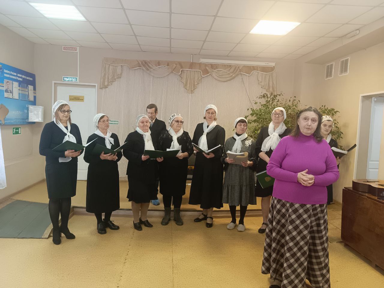 Любительский хор нашего храма выступил в социально-реабилитационном центре