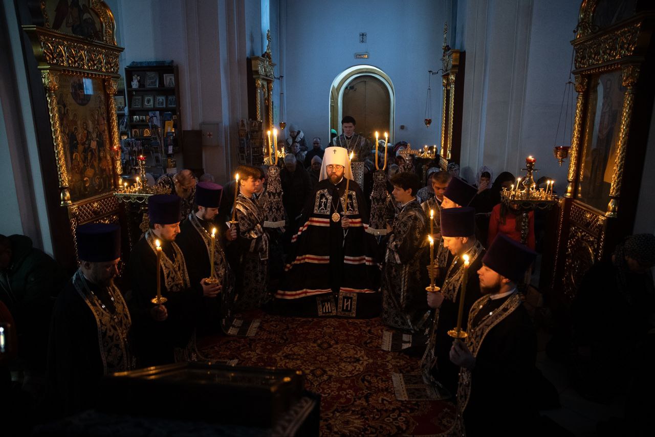 Митрополит Игнатий совершил Великое повечерие с чтением Великого покаянного канона преподобного Андрея Критского